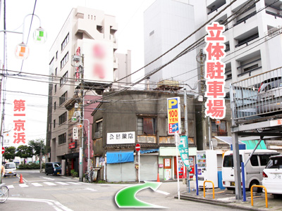 �u���̒��ԏ�v